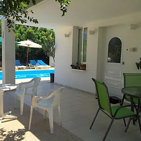 Philippos - 3 *